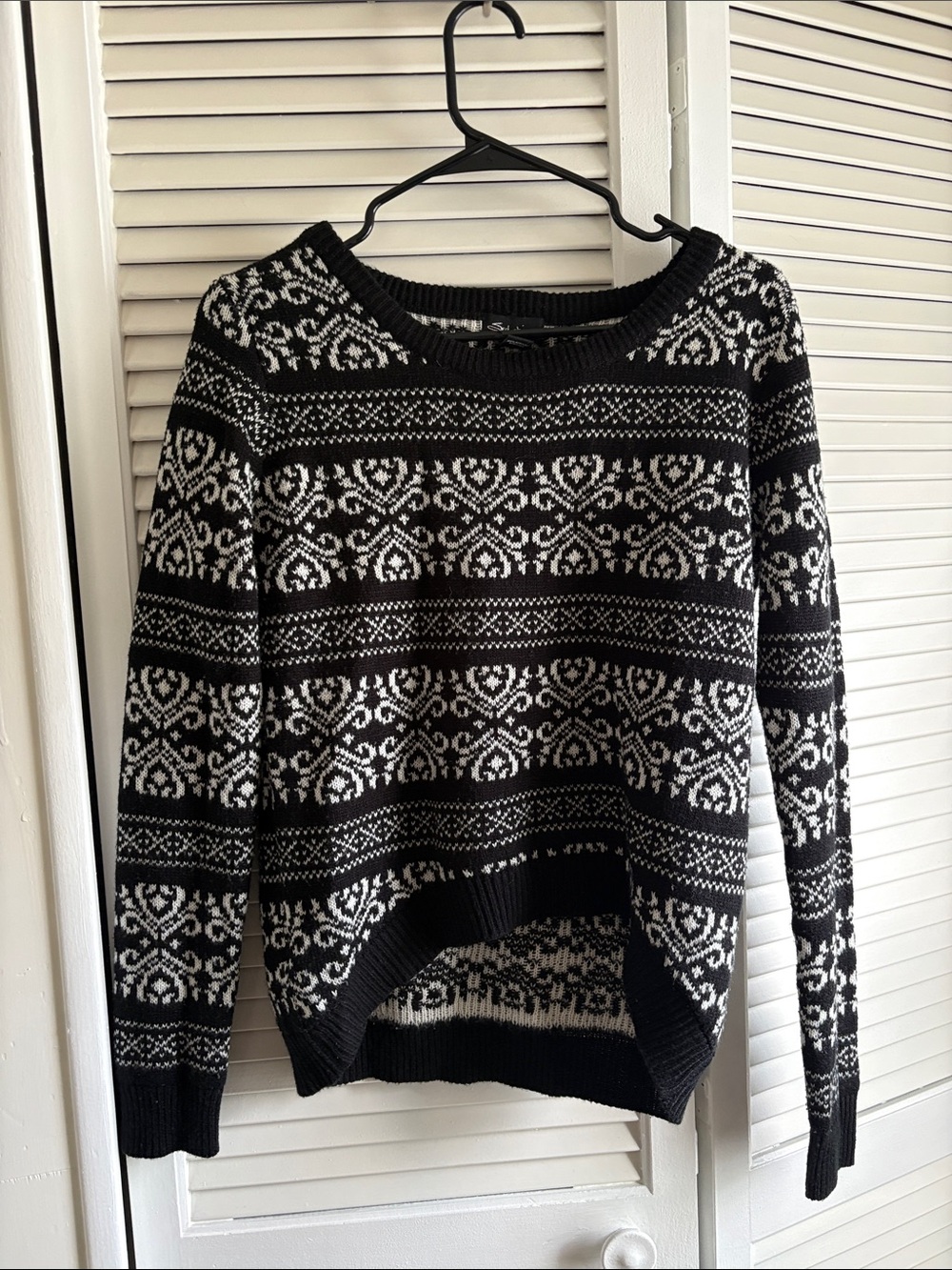 Black & White Patterned Crewneck Sweater - Women